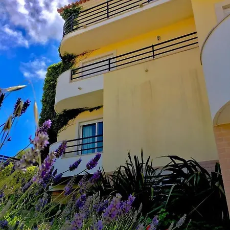 Sleep & Surf - Portugal * エリセイラ