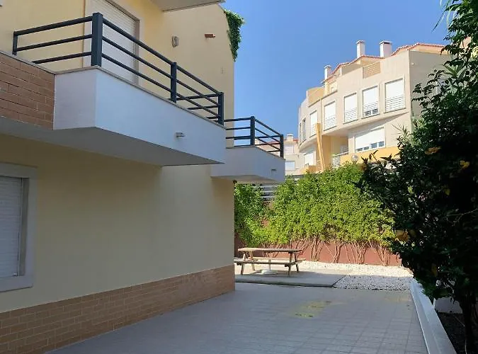 Sleep & Surf - Portugal Semesterbostad Ericeira